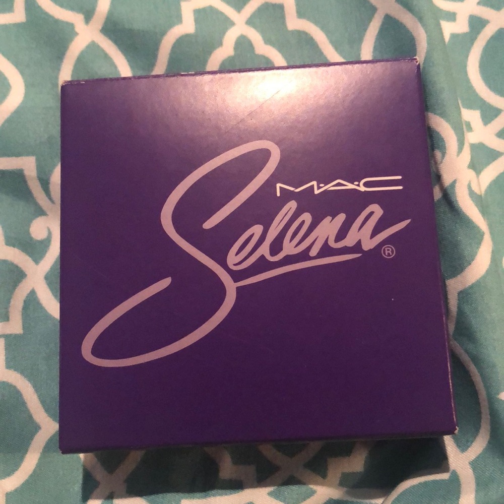 Selena tecno cumbia powder blush brand new